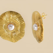 Vintage Flower Earrings Gold