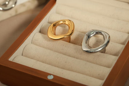 Modern Abstract Ring