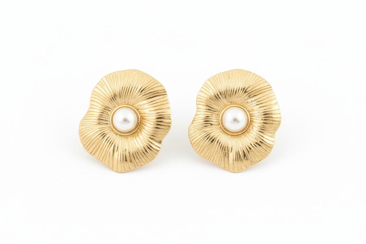 Vintage Flower Earrings Gold