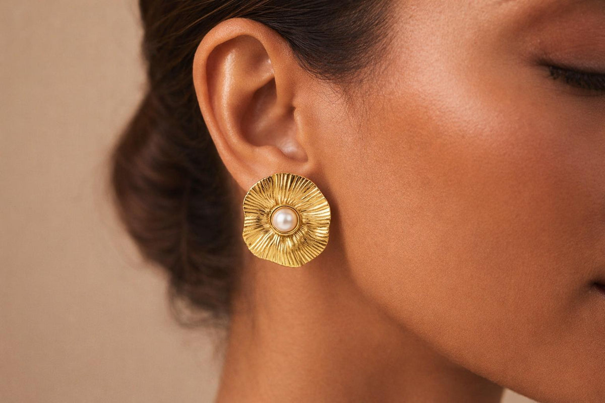 Vintage Flower Earrings Gold