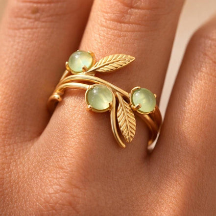 Gold spiral jade ring, green jade statement ring gold, chunky gold spiral ring with jade stone, bold gold ring for women, jade jewelry gift, aesthetic gold statement ring